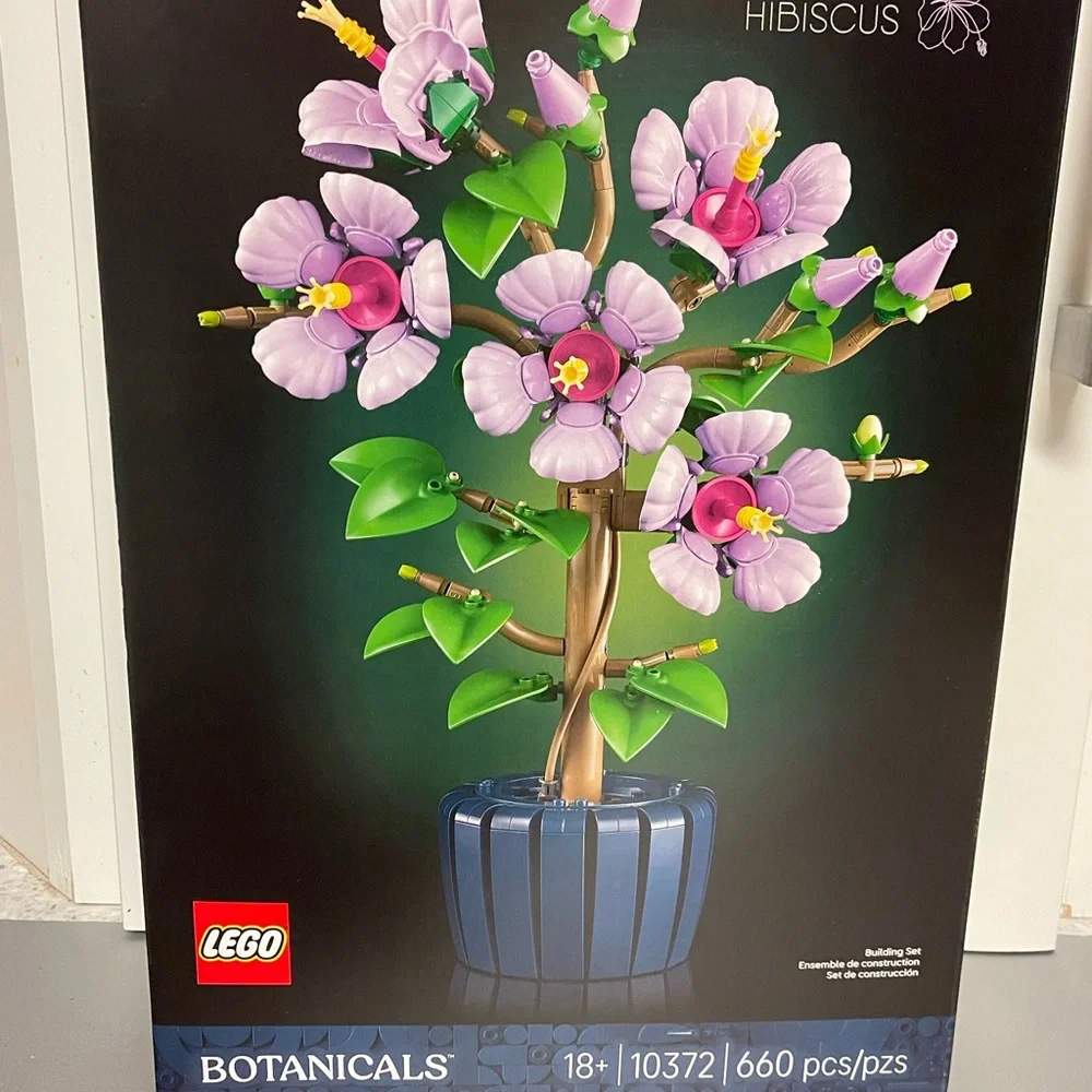 LEGO Botanical Collection Flower Bouquet (10372) 660Pcs 18+ NIB - Sealed
